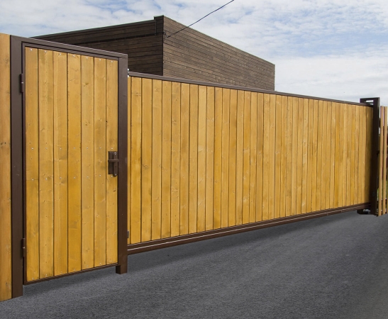 Деревянные ворота в Гулькевичах